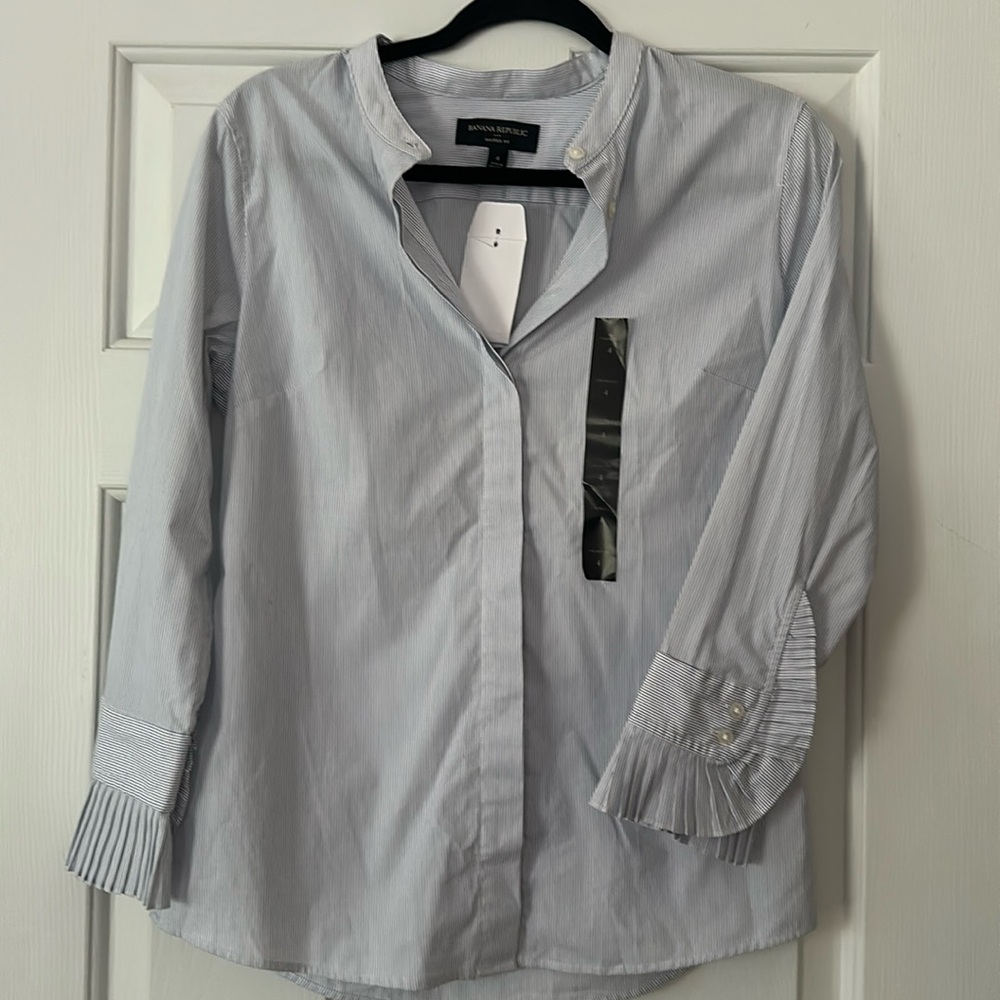 NWT Banana Republic Ruffle Sleeve Tailored button down